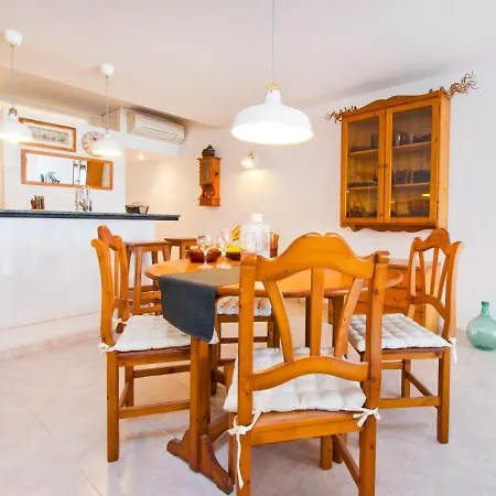 Apartment Oiza Castle 15 At Beach, Wifi And Aircon