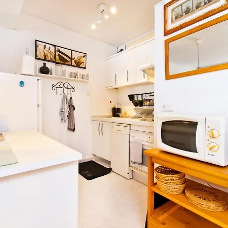 Apartment Oiza Castle 15 At Beach, Wifi And Aircon