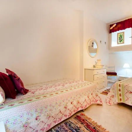 Oiza Castle 15 At Beach, Wifi And Aircon Apartment