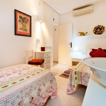Oiza Castle 15 At Beach, Wifi And Aircon Apartment